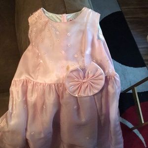 Light Pink Dress With Mini Flowers And A Bow